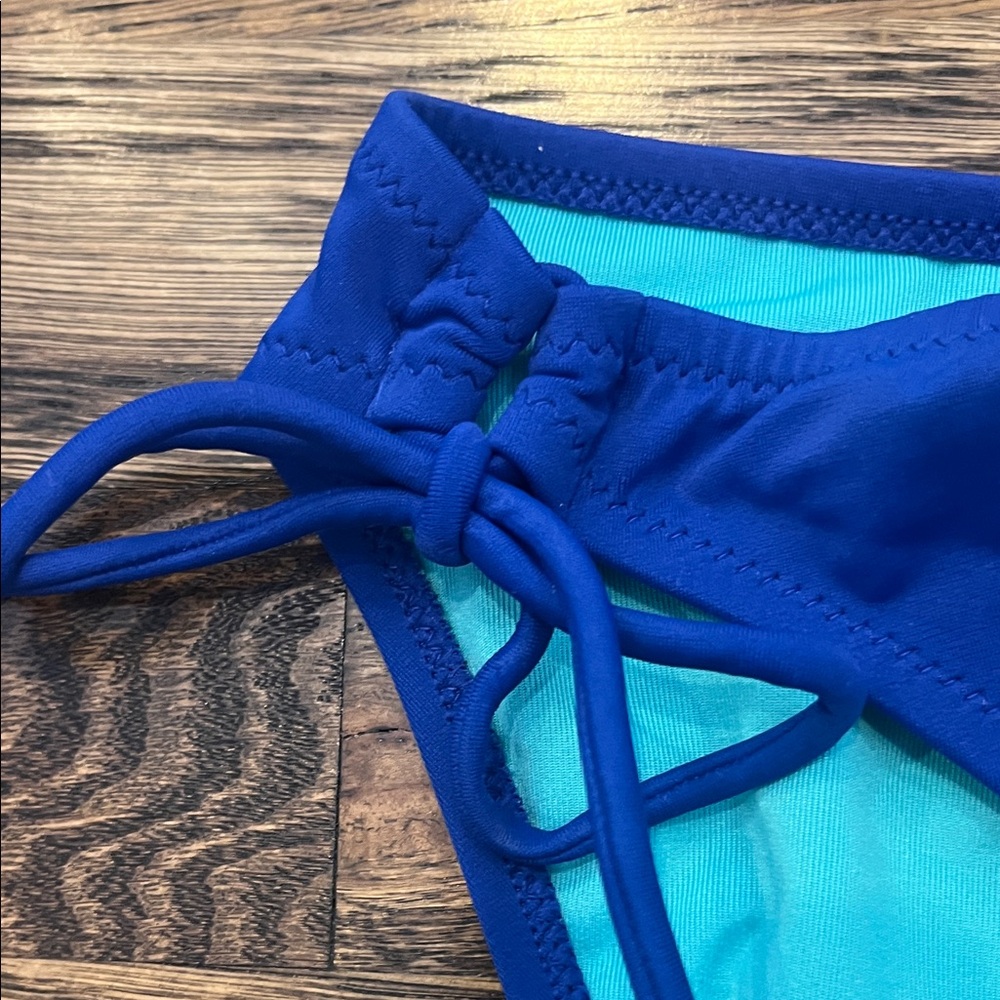 Victoria’s Secret Blue Two-Piece Triangle Bikini Set - Picture 6 of 8